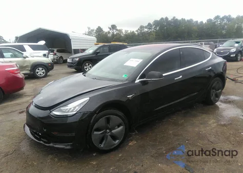 2018 Tesla Model 3 Long Range/Mid Range from USA, damaged, VIN 5YJ3E1EA8JF006671